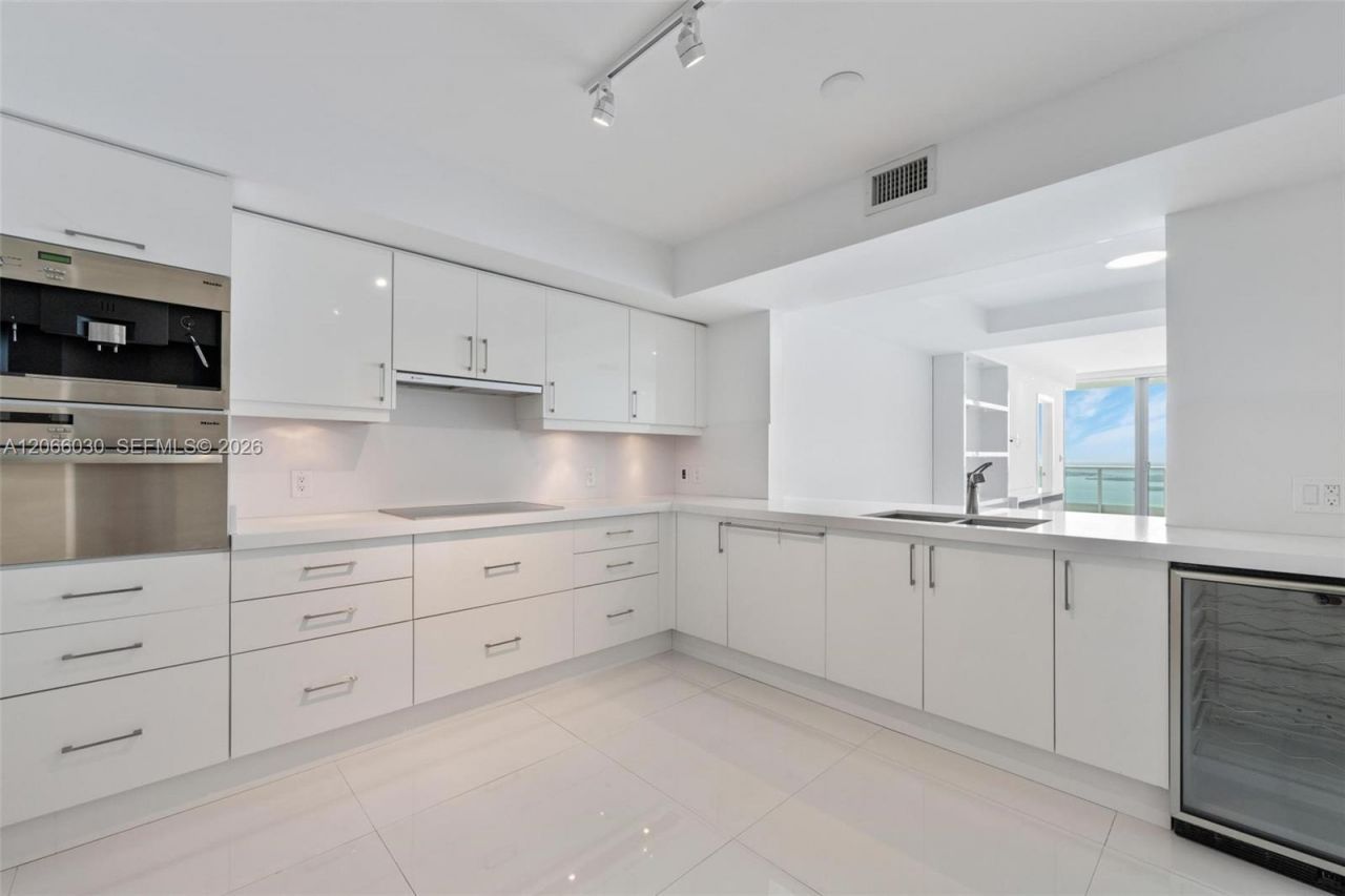 1331 Brickell Bay Dr , Unit 4107, Miami, FL 33131 Photo
