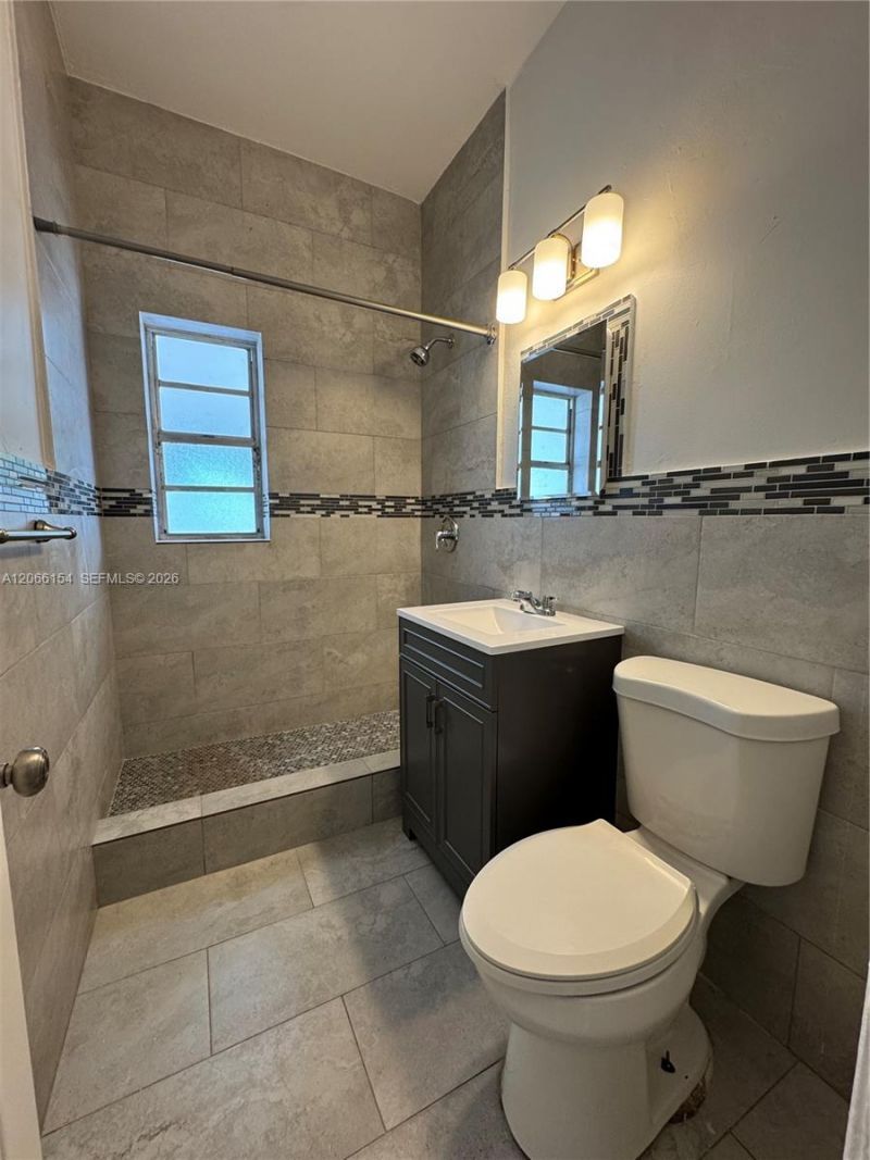 568 E 49th St, Unit 568, Hialeah, FL 33013 Photo