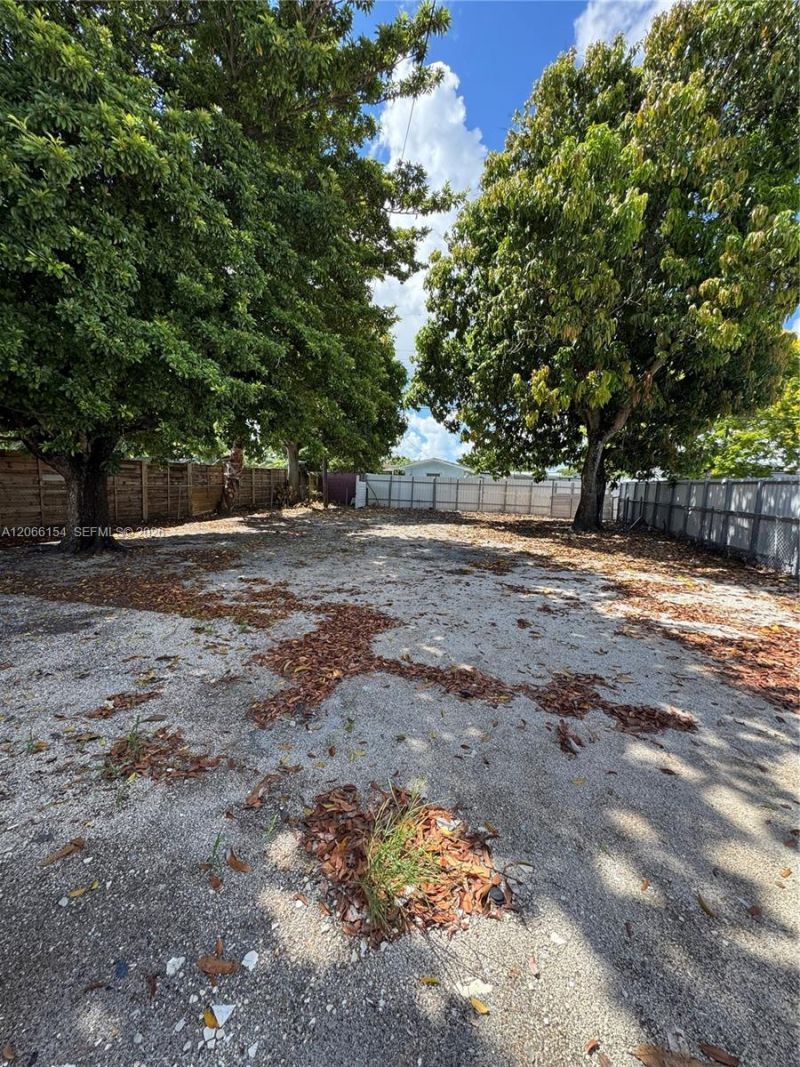 568 E 49th St, Unit 568, Hialeah, FL 33013 Photo