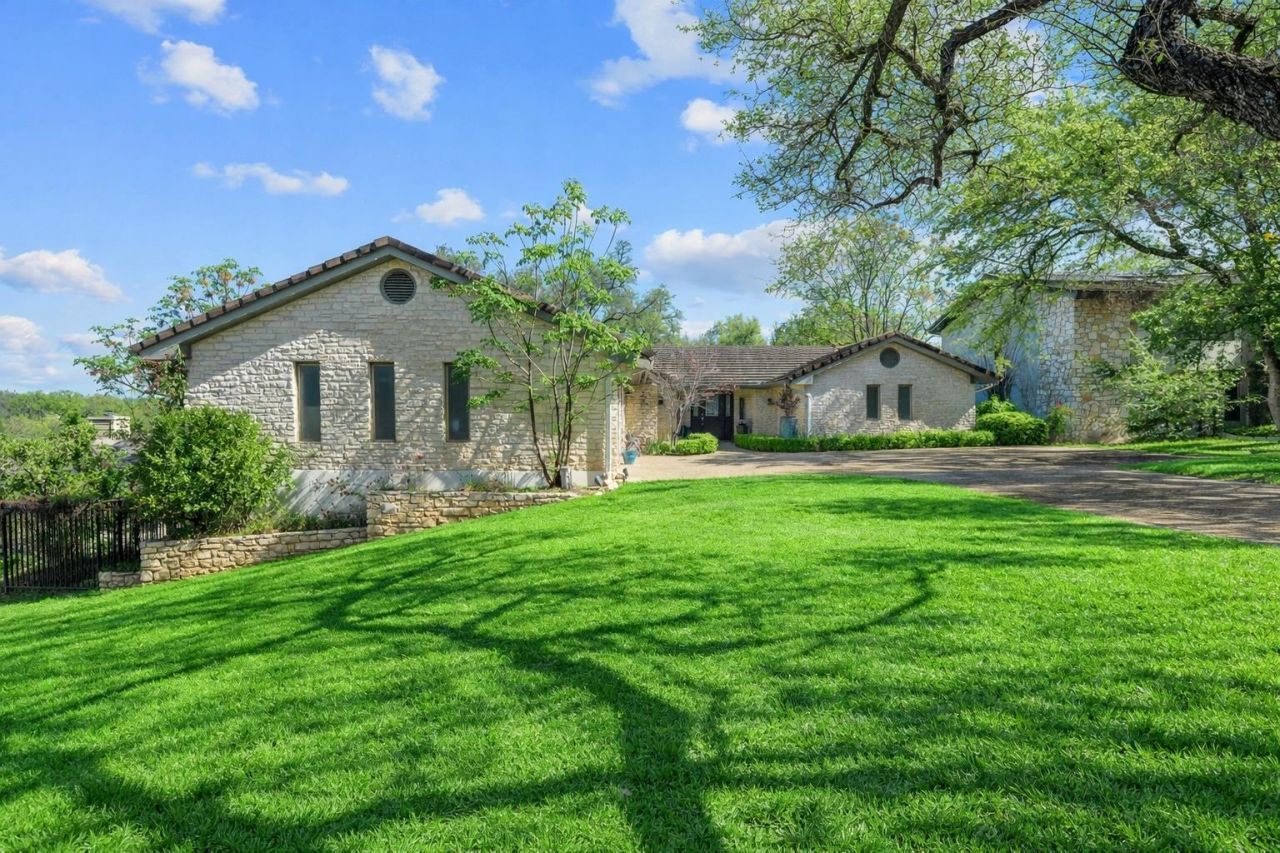 604 Rolling Green Dr, Lakeway, TX 78734 Main Photo