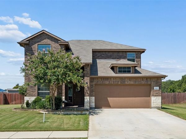 523 Harbor Drive, Azle, TX 76020