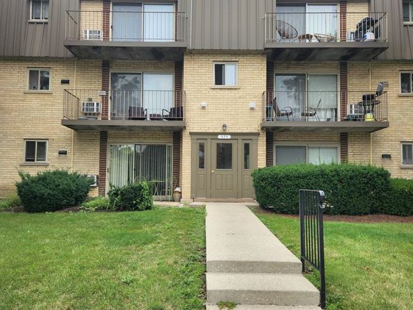575 Fairway View Drive , Unit 1F, Wheeling, IL 60090