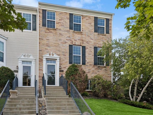 10002 Gentian Drive, Eden Prairie, MN 55347