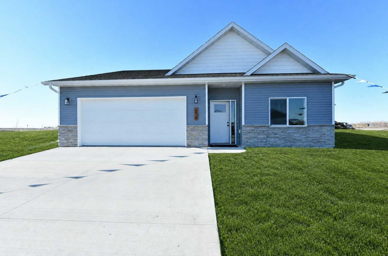 7030 65 Street S, Horace, ND 58047 Main Photo