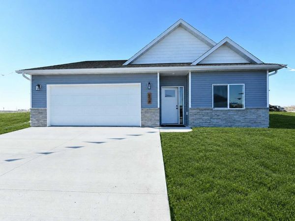 7030 65 Street S, Horace, ND 58047