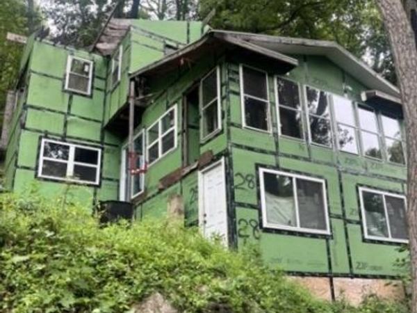 28 Roosevelt Ave, Independence, NJ 07840