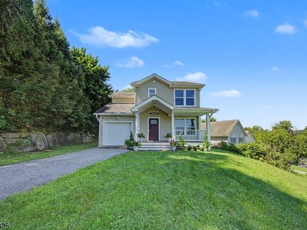 4 Michael Ct, Hamburg, NJ 07419