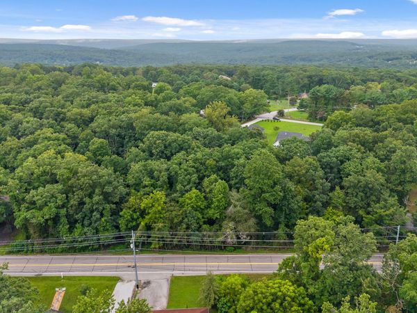 - Taft Highway, Walden, TN 37377