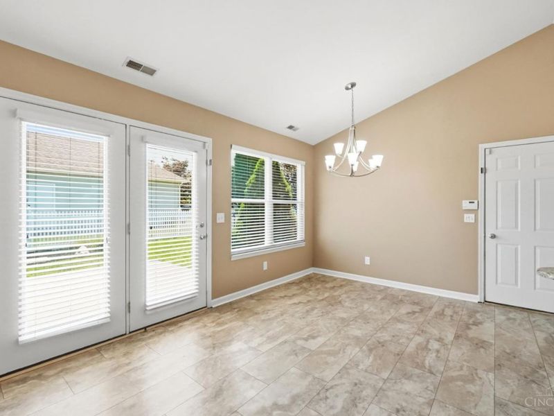 601 Quiet Creek Court, Wilmington, OH 45177 Photo 8