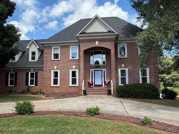 232 40th Avenue Drive NW, Hickory, NC 28601