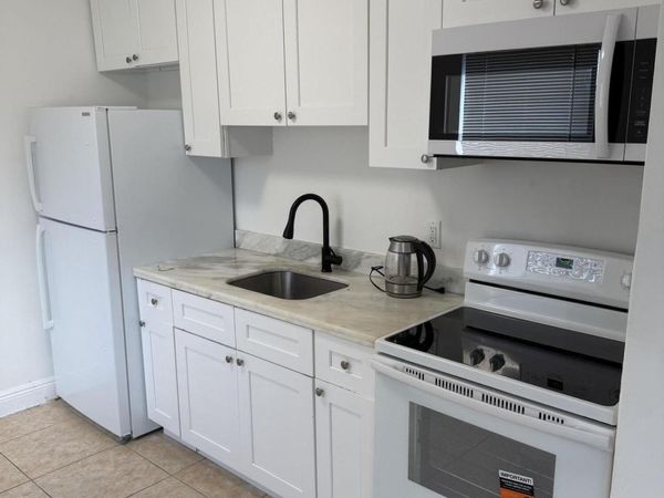 760 NW 4TH Street, Unit 2, Hallandale Beach, FL 33009