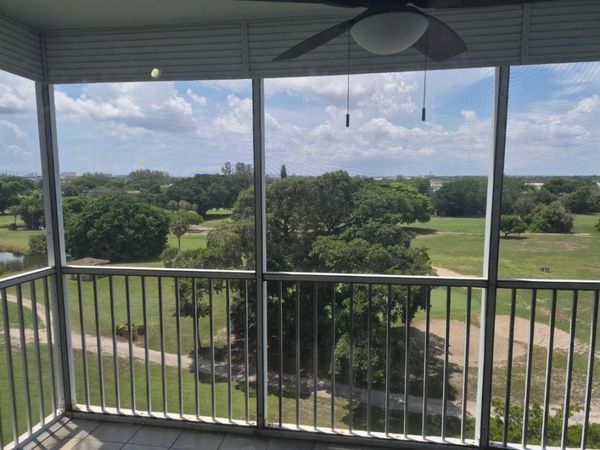 3050 N PALM AIRE Drive, Unit 702, Pompano Beach, FL 33069