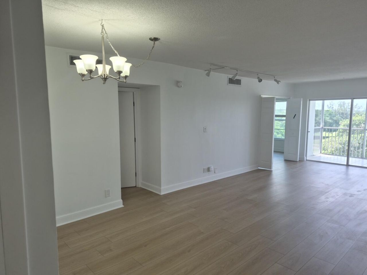 3050 N Palm Aire Drive, Unit 702, Pompano Beach, FL 33069 Photo