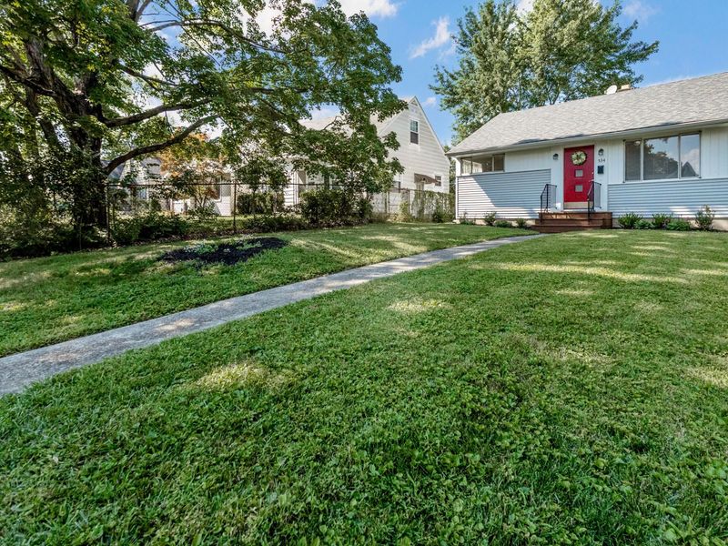 534 E Royal Forest Boulevard, Columbus, OH 43214 Photo 2