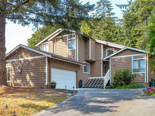 7318 Veyaness Rd , Central Saanich, BC V8M 1M3