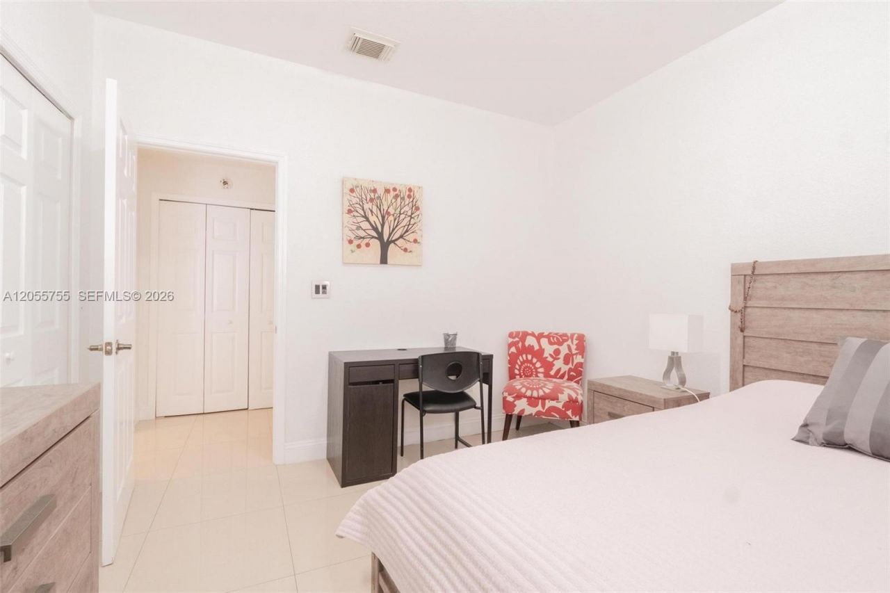 8526 NW 108th Ave, Unit 8526, Doral, FL 33178 Photo