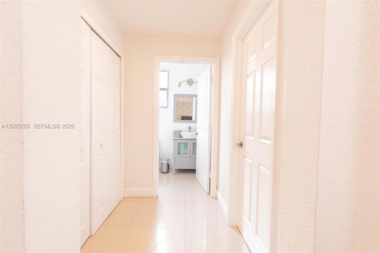 8526 NW 108th Ave, Unit 8526, Doral, FL 33178 Photo