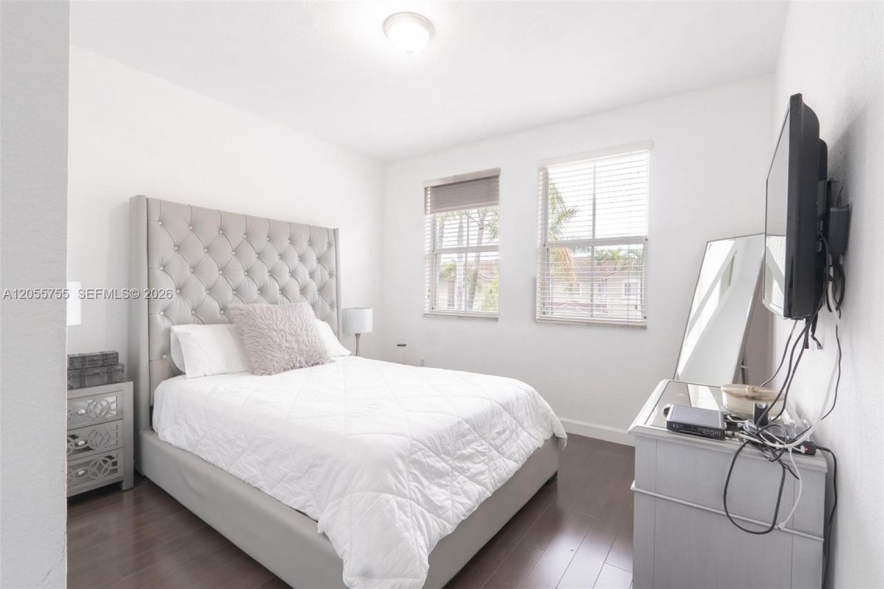 8526 NW 108th Ave, Unit 8526, Doral, FL 33178 Photo