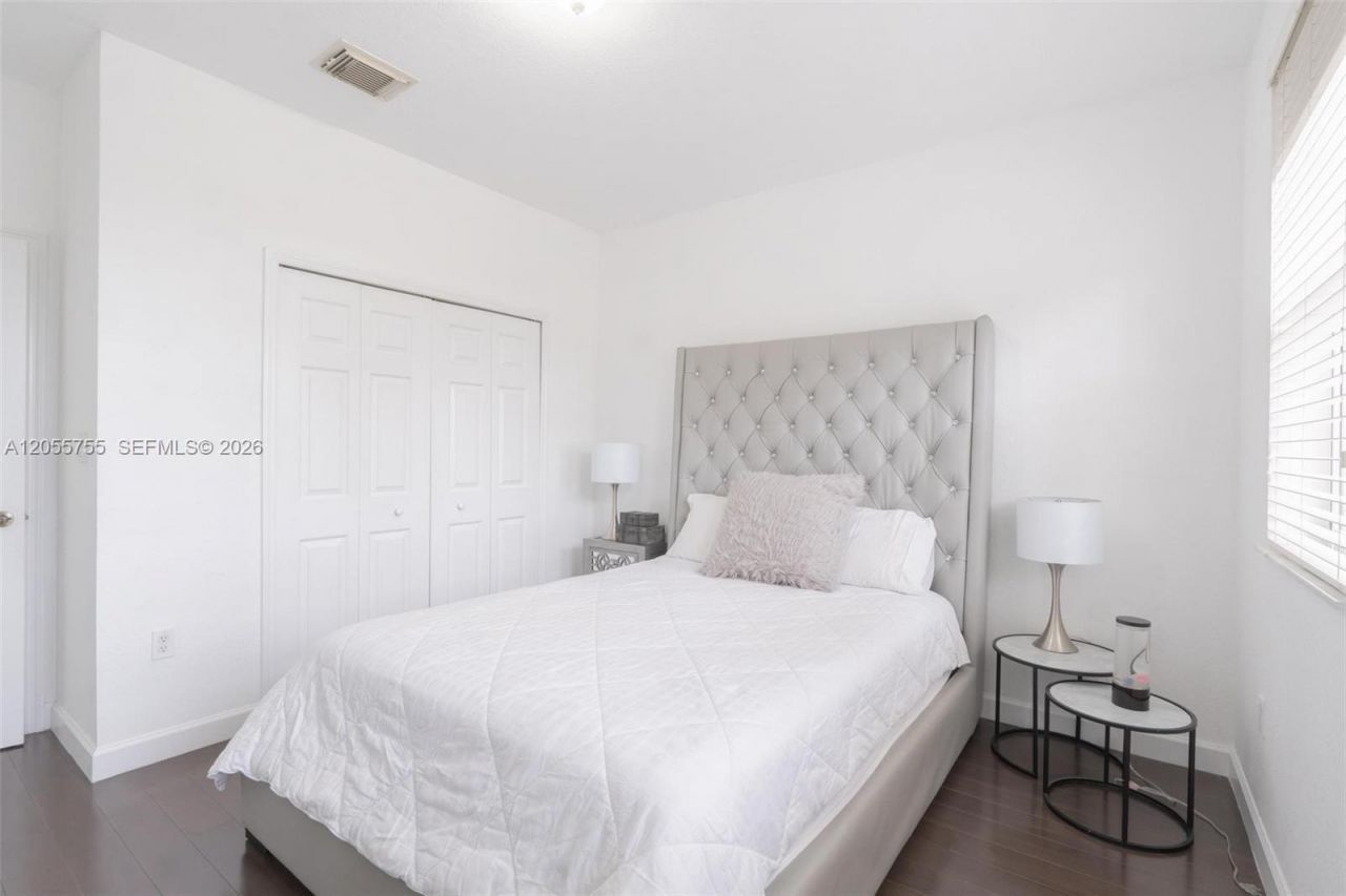 8526 NW 108th Ave, Unit 8526, Doral, FL 33178 Photo