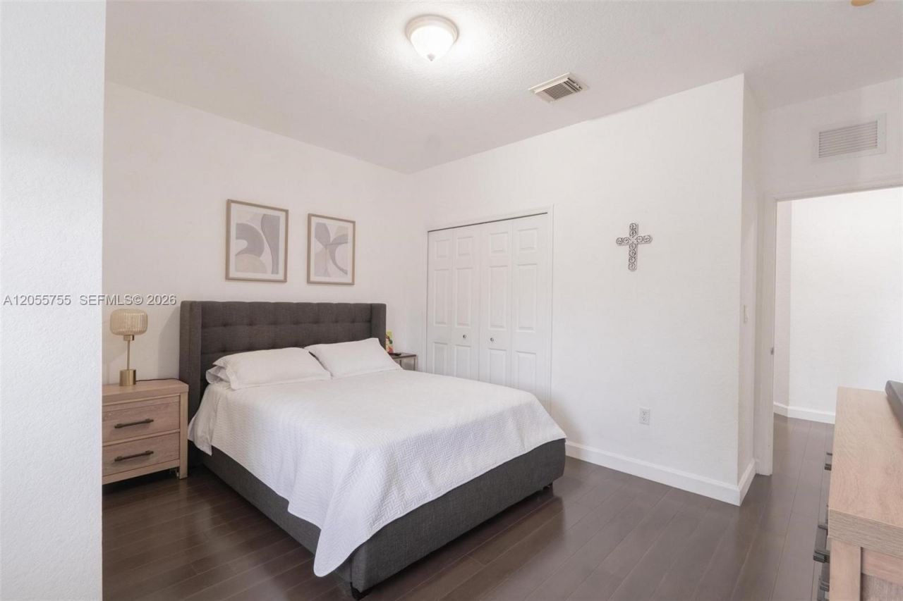 8526 NW 108th Ave, Unit 8526, Doral, FL 33178 Photo