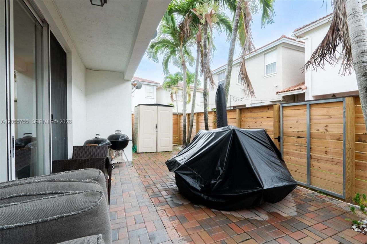 8526 NW 108th Ave, Unit 8526, Doral, FL 33178 Photo