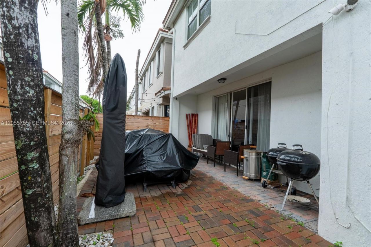 8526 NW 108th Ave, Unit 8526, Doral, FL 33178 Photo