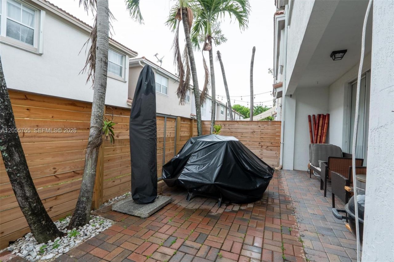 8526 NW 108th Ave, Unit 8526, Doral, FL 33178 Photo