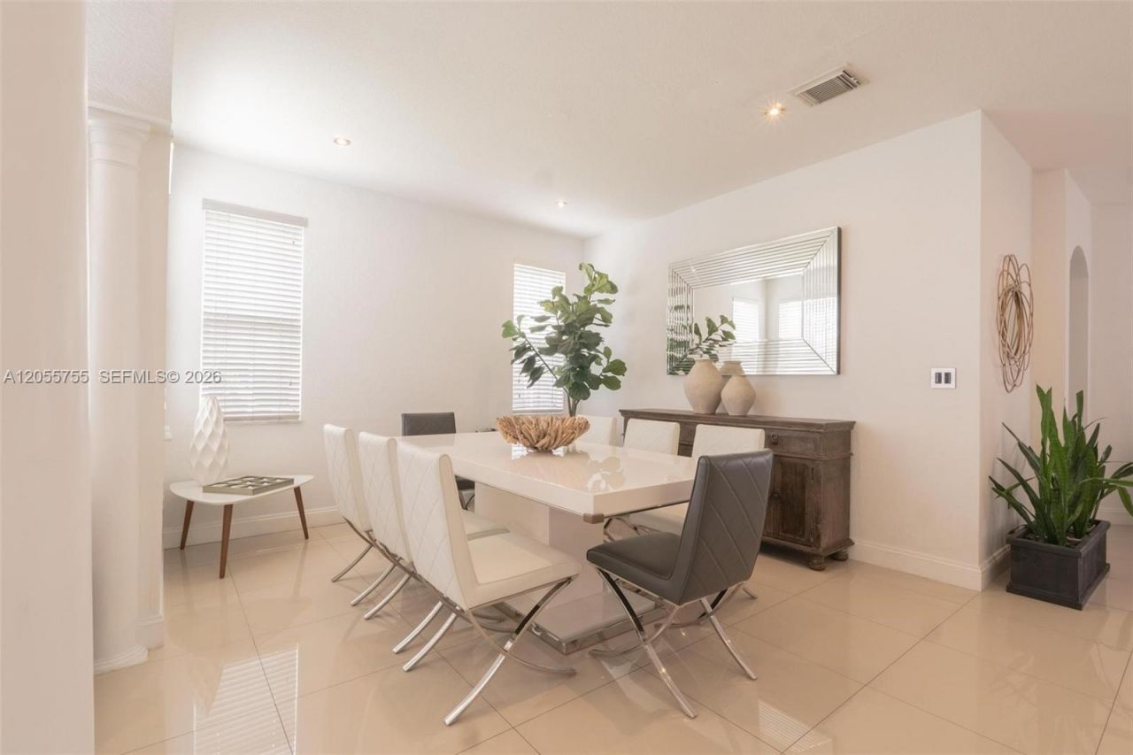 8526 NW 108th Ave, Unit 8526, Doral, FL 33178 Photo