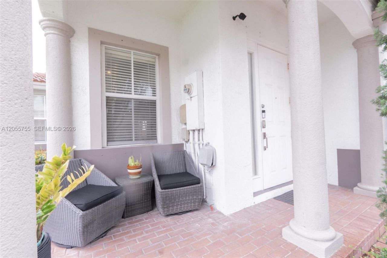 8526 NW 108th Ave, Unit 8526, Doral, FL 33178 Photo