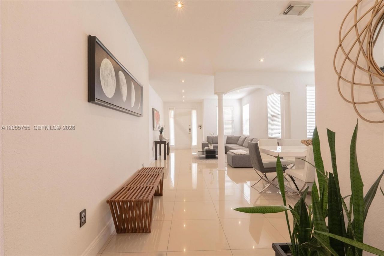 8526 NW 108th Ave, Unit 8526, Doral, FL 33178 Photo