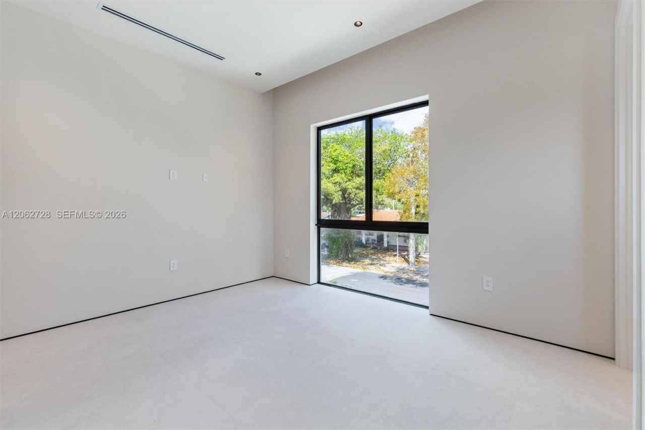 1748 SW 21st Ter , Unit right, Miami, FL 33145 Photo
