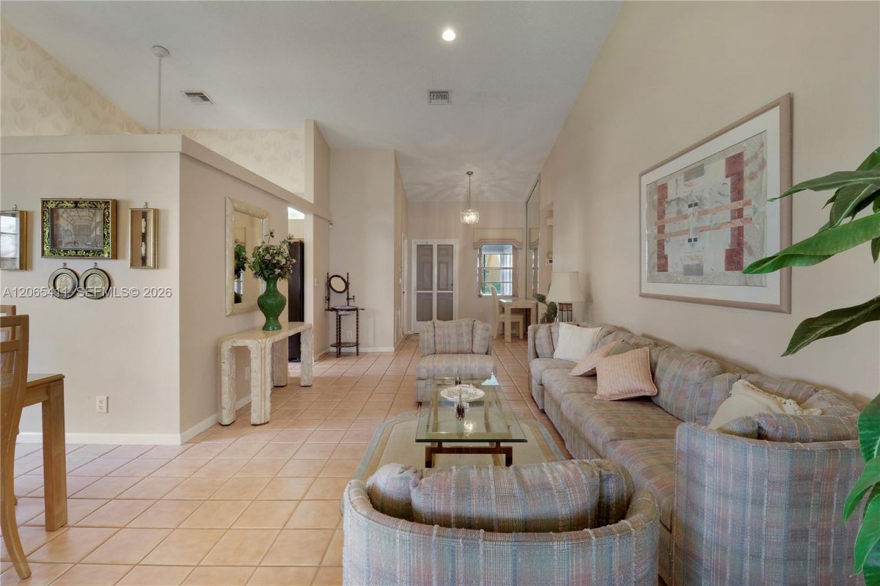 5275 Tiffany Anne Cir, West Palm Beach, FL 33417 Photo