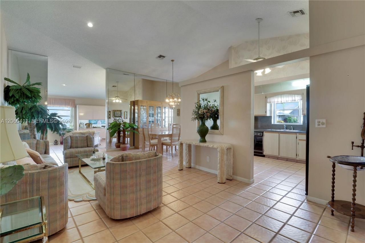 5275 Tiffany Anne Cir, West Palm Beach, FL 33417 Photo