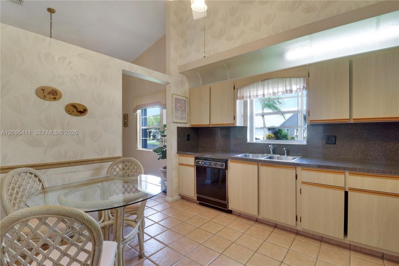 5275 Tiffany Anne Cir, West Palm Beach, FL 33417 Photo