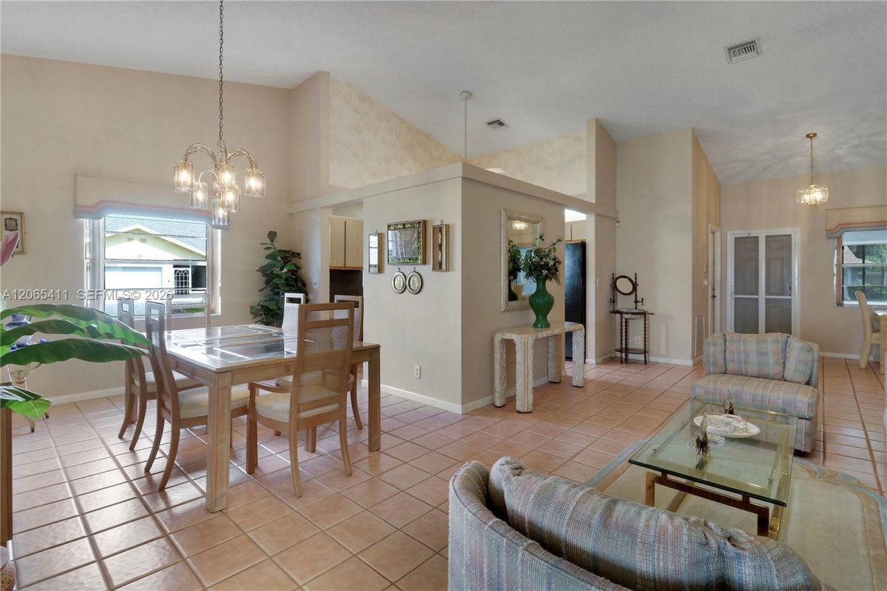5275 Tiffany Anne Cir, West Palm Beach, FL 33417 Photo