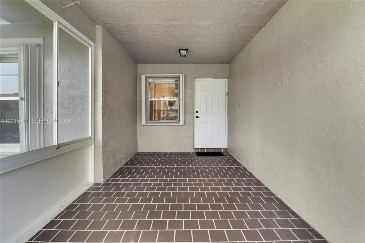 5275 Tiffany Anne Cir, West Palm Beach, FL 33417 Photo
