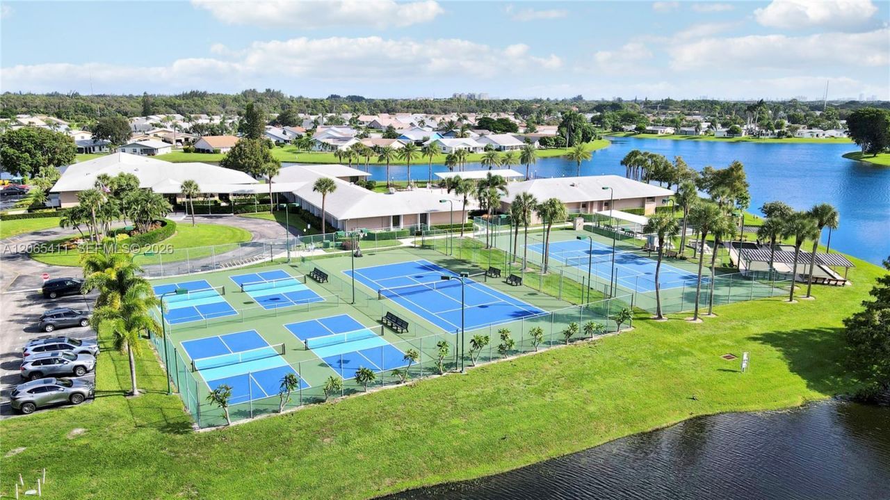 5275 Tiffany Anne Cir, West Palm Beach, FL 33417 Photo