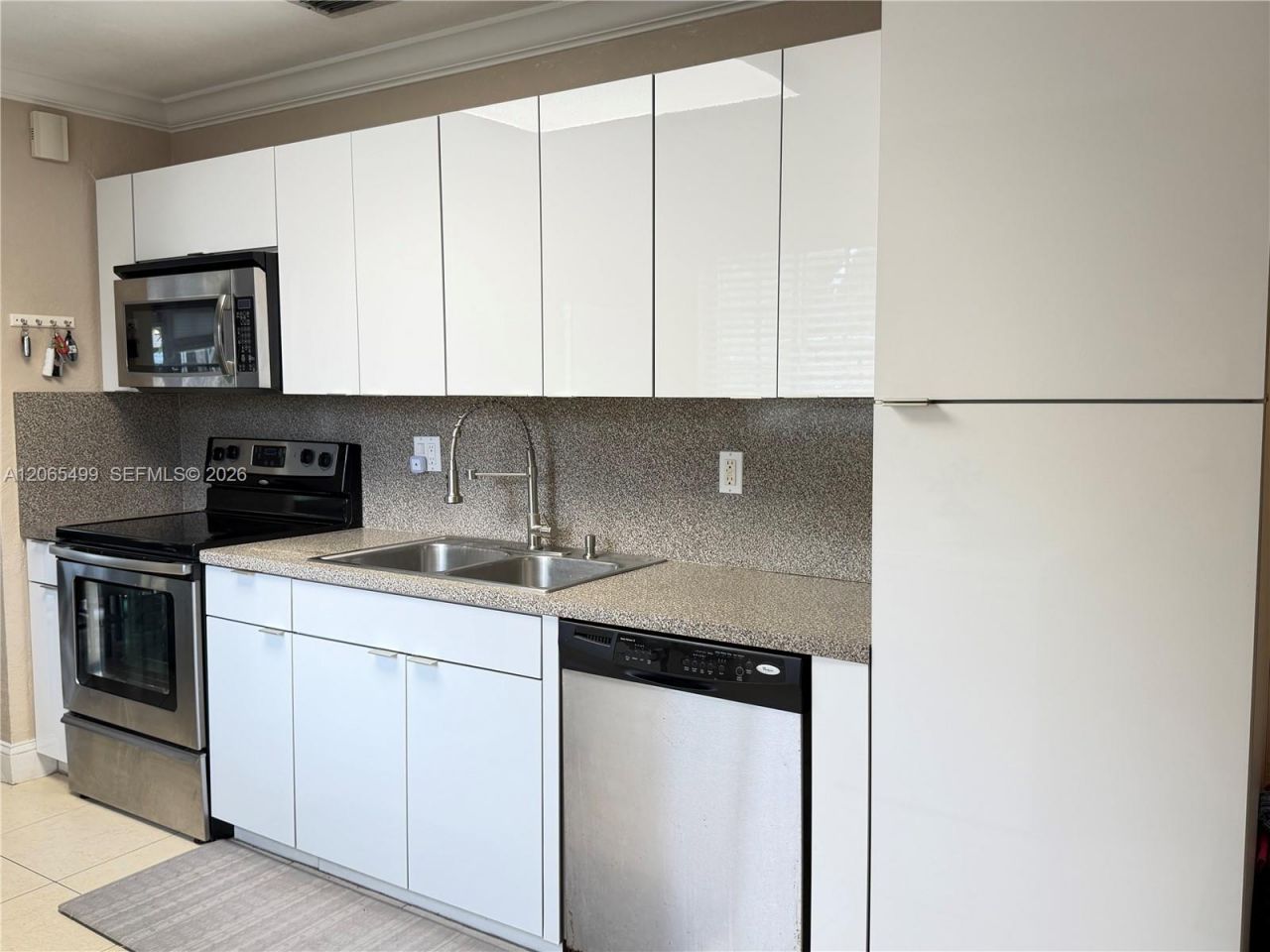 17040 NW 82nd Ave , Unit 17040, Hialeah, FL 33015 Photo