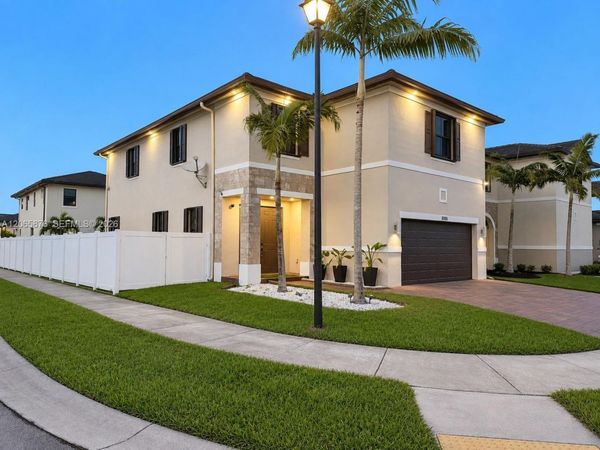 3555 W 106th St , Hialeah, FL 33018