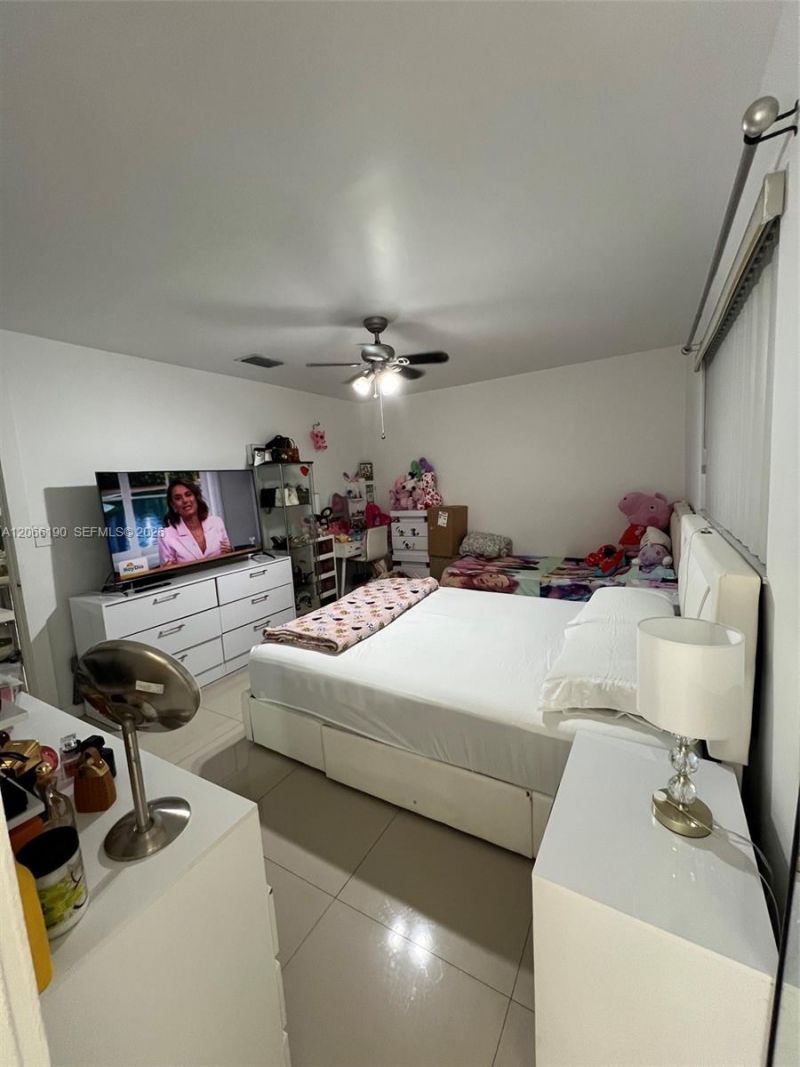 467b E 13th St, Unit 467B, Hialeah, FL 33010 Photo