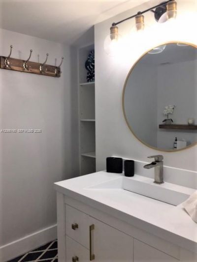 5701 Collins Ave , Unit 808, Miami Beach, FL 33140 Photo