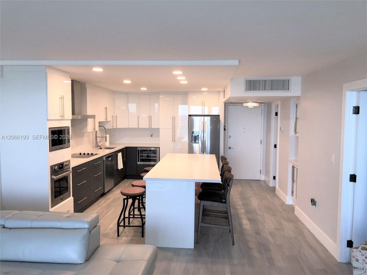 5701 Collins Ave , Unit 808, Miami Beach, FL 33140 Photo