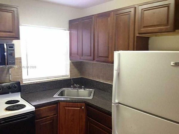 2008 Jackson St , Unit E2, Hollywood, FL 33020