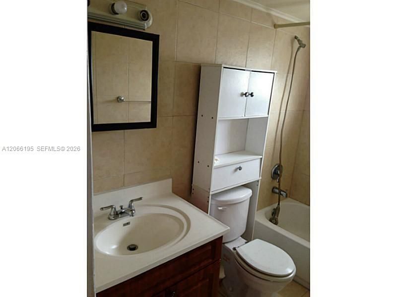 2008 Jackson St , Unit E2, Hollywood, FL 33020 Photo