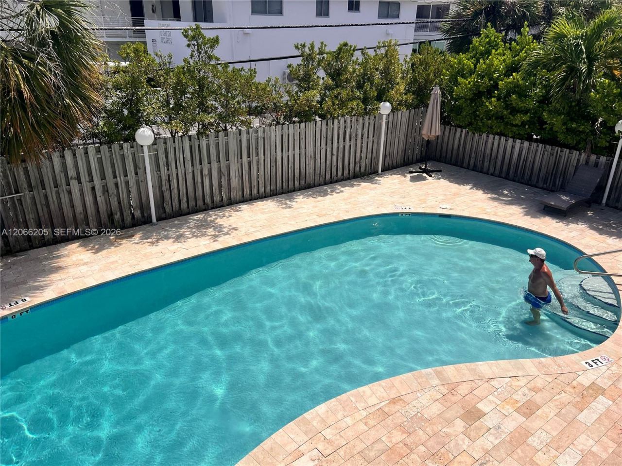 240 Galen Dr, Unit 302, Key Biscayne, FL 33149 Photo