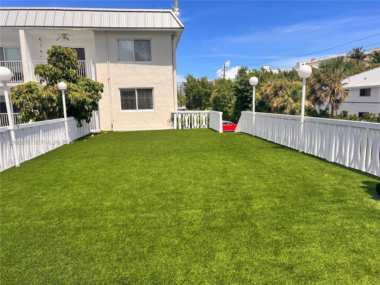 240 Galen Dr, Unit 302, Key Biscayne, FL 33149 Photo