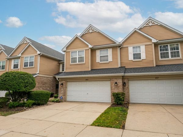 205 Westminster Drive , Bloomingdale, IL 60108