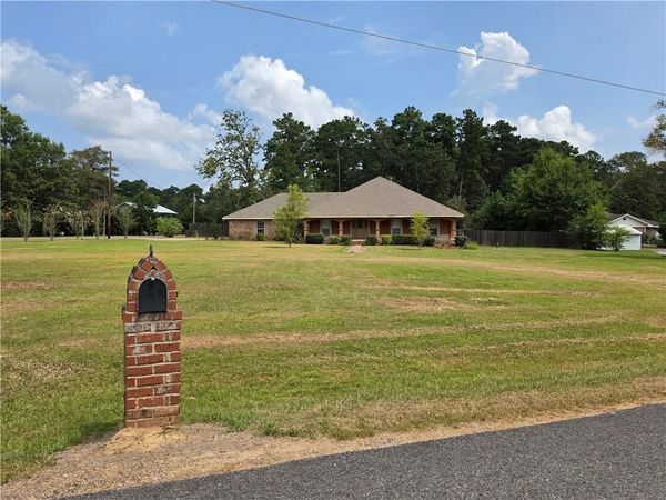 109 BELLE TRACE Road, Lecompte, LA 71346