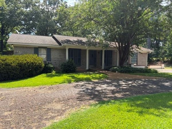 206 Pine Lane Drive, Batesville, MS 38606
