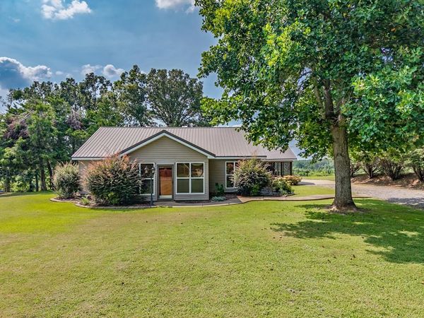 556 Chickasaw Road, Pope, MS 38658